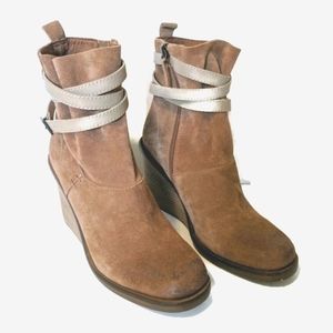 KBD Kelsi Dagger Brooklyn Phoenix Wedge Boot 8